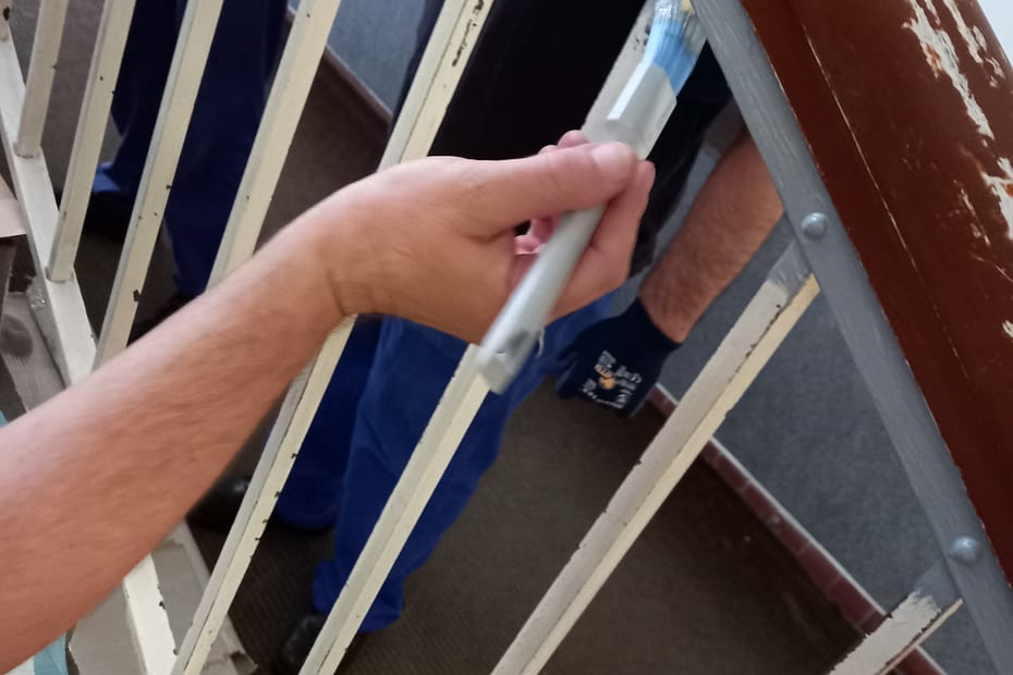 Natírání schodiště FTN